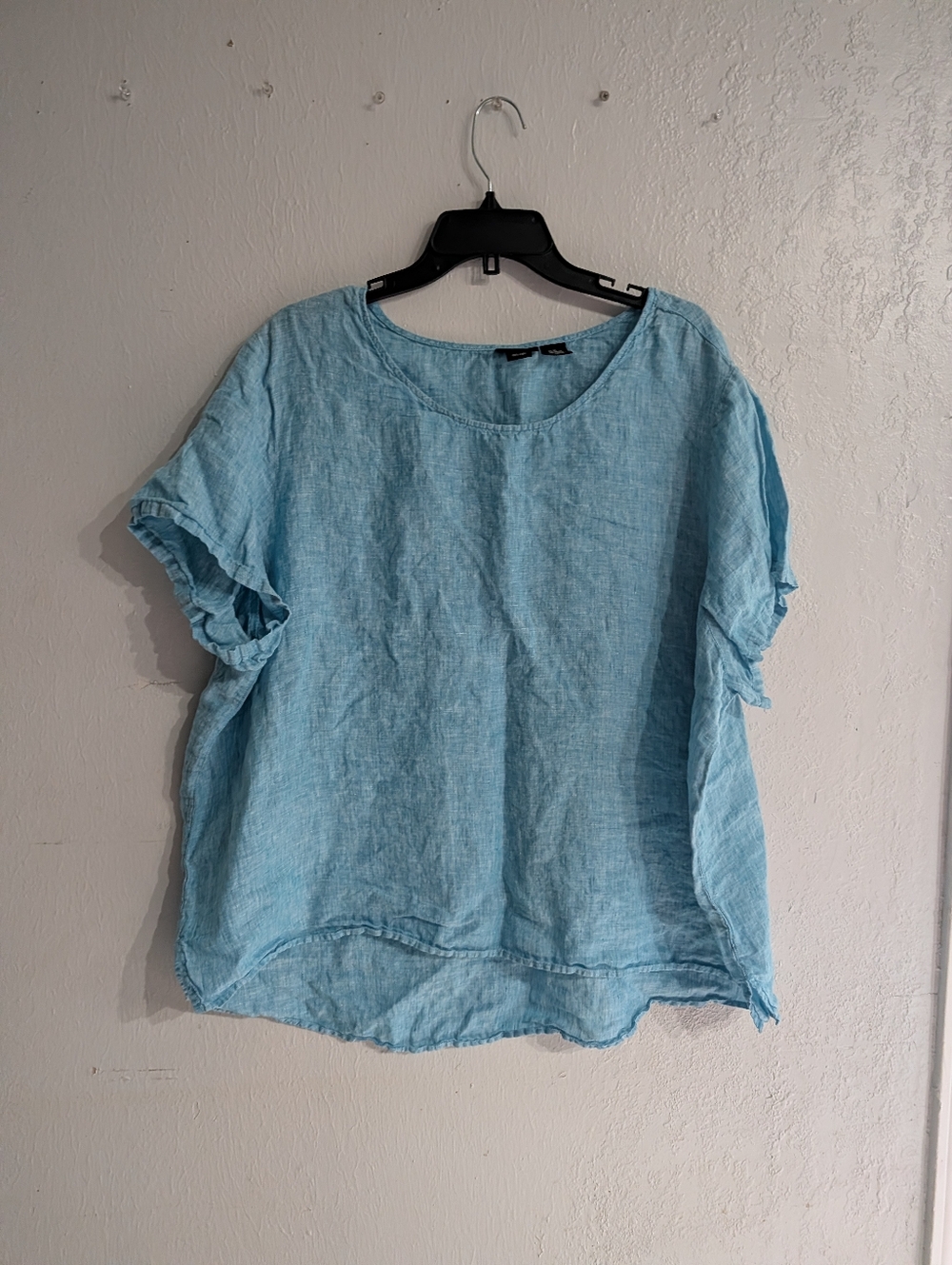 Tahari Sky Blue Linen Short Sleeve Scoop Neck Top